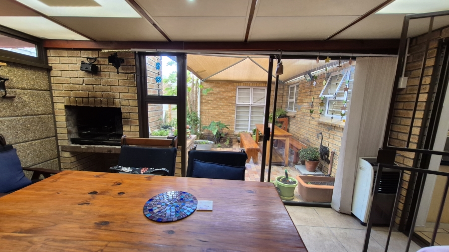 3 Bedroom Property for Sale in Strand South Western Cape
